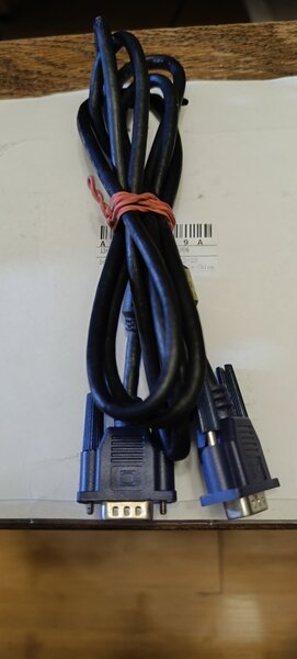 Cabluri DVI-D tata-tata 1,8m si VGA-VGA tata- tata 1,8 noi nefolosite deloc